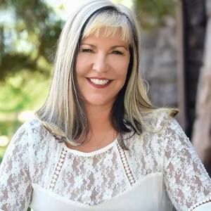 Meet your Posher, Corrine